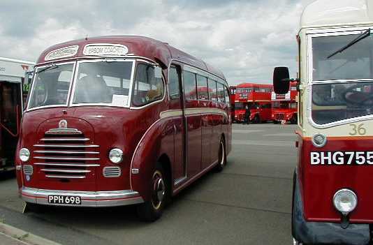 Epsom Coaches Bedford SB Duple PPH698